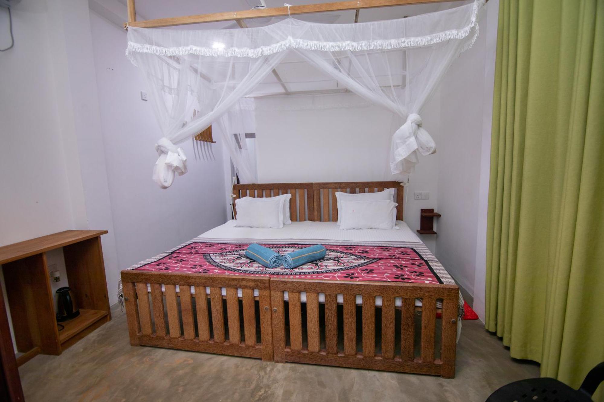 Light House Beach Home ماتارا الغرفة الصورة